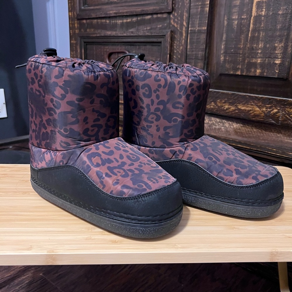 Truffle collection padded short snow boots in leopard print
